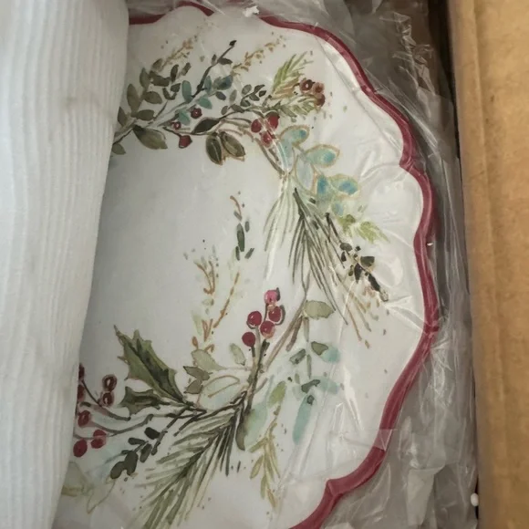 Christmas gatherings melamine 12 piece dinnerware set - Picture 6 of 8